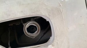 Мерседес GLC 250, Ремонт крышки, заливной горловины бензобака. 2 часть.