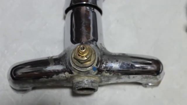 На смесители течет или неправильно работает переключатель на душ. смотреть онлайн