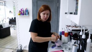 ? УРОК 12 ПРАКТИКА: Тонирование волос и перекрытие корней при мелировании на средние волосы