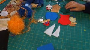 ШЬЁМ ИГРУШКИ НА ЁЛКУ ИЗ ОСТАТКОВ ТКАНИ СВОИМИ РУКАМИ\\\ DIY \ НОВОГОДНИЕ ИГРУШКИ ИЗ ПОРОЛОНА И ПРЯЖ