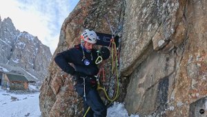 Спуск по сдвоенной верёвке с устройством Petzl REVERSO