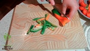 ГОЛУБЦЫ В РИСОВОЙ БУМАГЕ И САЛАТ ЦЕЗАРЬ С ИНДЕЙКОЙ / INVOLTINI DI VERZA IN CARTA DI RISO