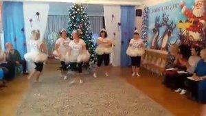 Танец маленьких лебедей  на юбилее в детском саду