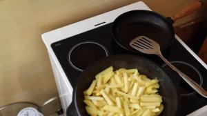 Как пожарить картошку с сухими грибами и луком