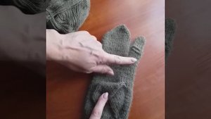 Трехпалые варежки спицами.