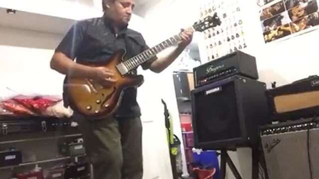 Vox AC 10 and Epiphone ES 339 loop смотреть онлайн