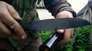 Нож из рессоры, ШХ15 и Х12МФ тест на стекле.