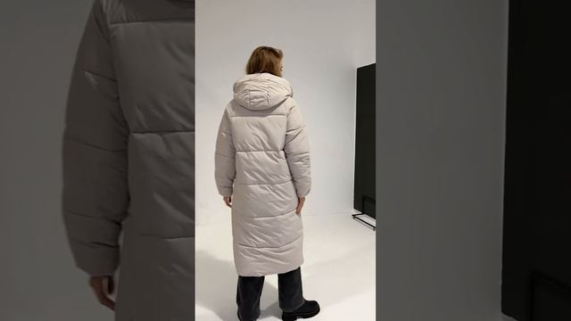 Пальто женское зимнее с капюшоном от бренда MAXADORRE