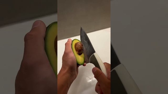 Балийский завтрак. Скрэмбл с лососем и авокадо ? смотреть онлайн