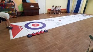 Напольный кёрлинг