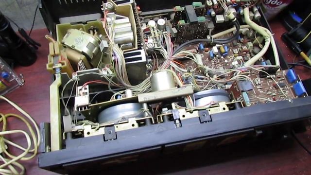 А что внутри :) магнітофон маяк М-242С смотреть онлайн