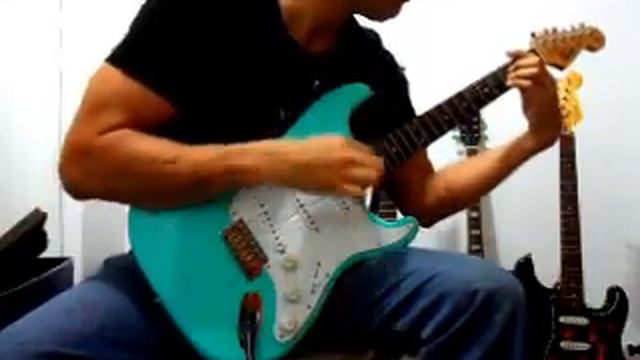 Fender Squier Surfgreen смотреть онлайн