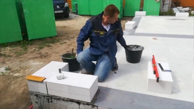 СТРОИМ СОБСТВЕННЫЙ ДОМ 7. КЛАДКА ПЕРВОГО РЯДА смотреть онлайн