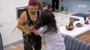 Дом-2: Давид и Вика поругались