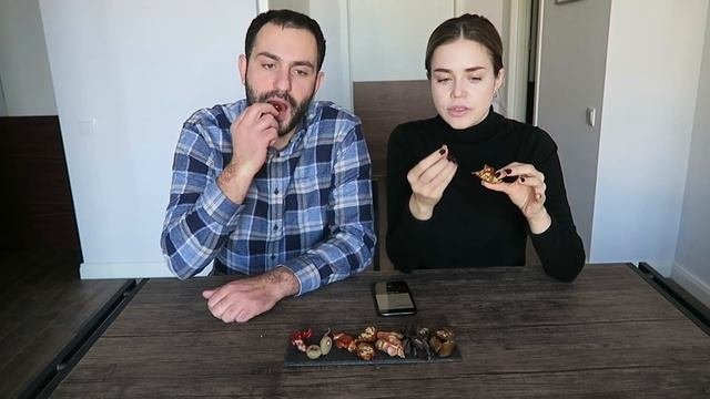 ТЕСТИРУЕМ ЧУРЧХЕЛУ: КАКАЯ ВКУСНЕЕ? / ГРУЗИЯ