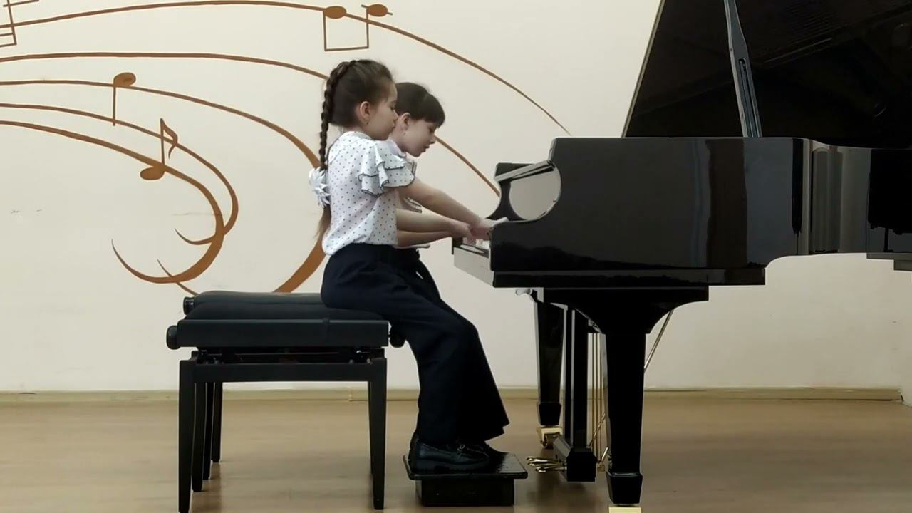 Негуляева Екатерина, Негуляева Анастасия — Рнп «Здравствуй, гостья Зима», обр. Н.Римского-Корсакова смотреть онлайн