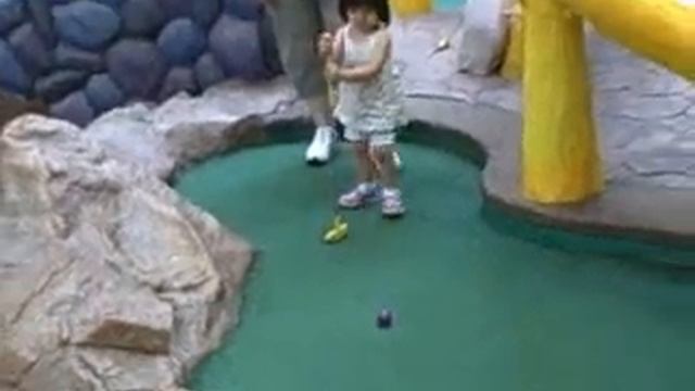 Tifa in Edmonton Day 3, Putt Putt Golf смотреть онлайн