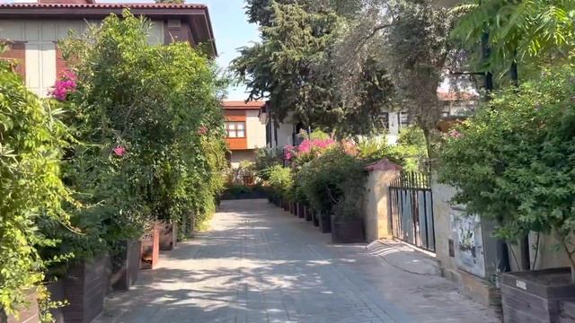 В ПОИСКАХ ХРАМА. Первая самостоятельная поездка в центр города смотреть онлайн