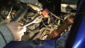 Subaru Forester SG. EJ25 атмо. Замена свечей зажигания.
