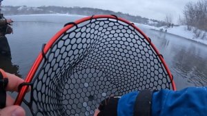 БЕШЕНЫЙ КЛЁВ В НЕПОГОДУ ! МОРМЫШИНГ ! УХХ ЭТА РЫБАЛКА ! Зимняя Рыбалка !