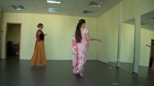 Индийские танцы обучение онлайн. Харинамный танец