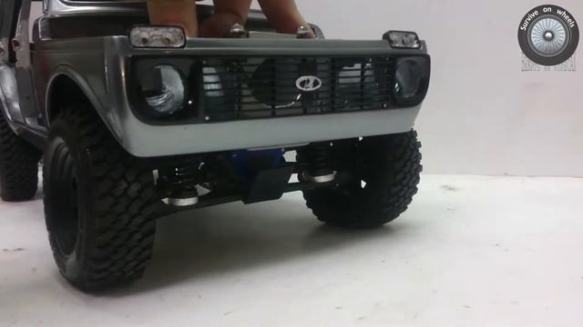 Niva 2131 on a scale of 1\8.5 Installation of the bridge, gearbox and distributor. смотреть онлайн