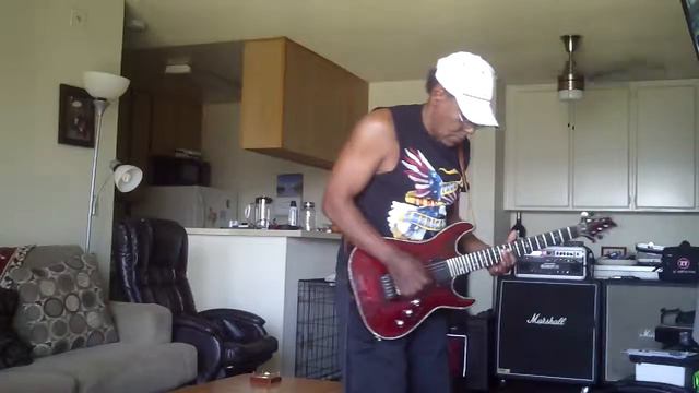 Schecter Hellraiser Passive Cherry W/FR смотреть онлайн