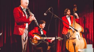 Black&White Jazz Band - Trio in Golden Ring Hall