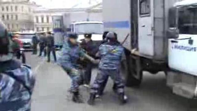 Питерский ОМОН против болельщиков Спартака смотреть онлайн