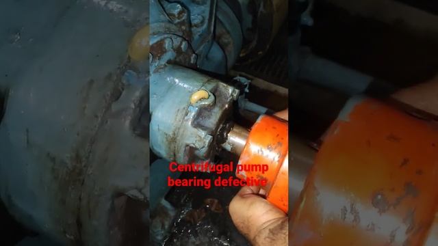 Centrifugal pump bearing defective #mechanic #aircooledchiller #airconditioningservice #pump#trane