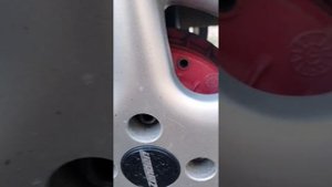 что делать если заклинило колесо после ручника на вазе