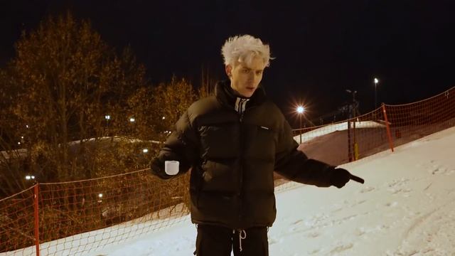 Горка рисунок. А4 24 на горке. Снег горки. Горка. Зима для дошкольников.