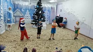 Танец гномиков в средней группе на Новый год.