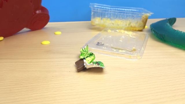 КТО ЭТО В ГОСТЯХ У ЖЕЛЕЙНОГО МЕДВЕДЯ ВАЛЕРЫ?