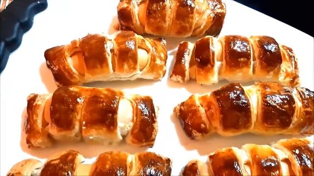 Сосиска в тесте из слоеного теста Очень просто и вкусно смотреть онлайн