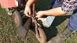 Как быстро окучить картофель! Модернизация культиватора! Сделано своими руками! Окучник для дачи.