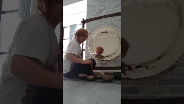 гонг медитация с поющими чашами