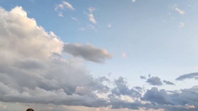 БУЩУЮЩЕЕ МОРЕ В ГАГРЕ смотреть онлайн