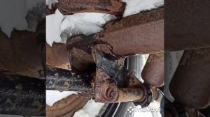 ВАЗ 2107.Замена резиновых втулок на задних амортизаторов.