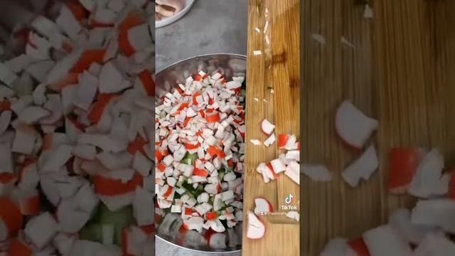 Вкусный салат с кальмарами смотреть онлайн