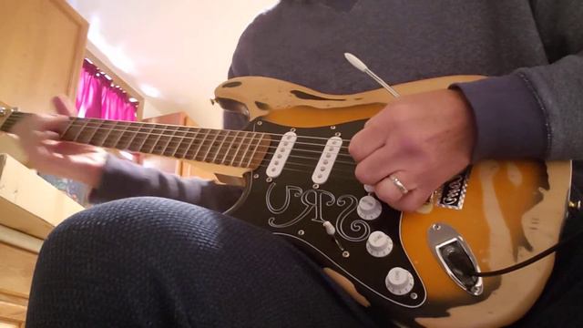 SRV Vintage 1990s Fender Squier Affinity Stratocaster смотреть онлайн