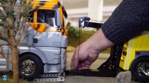 Tamiya 1/14 Volvo FH16 Globetrotter 750 8x4 TowTruck out of the box!
