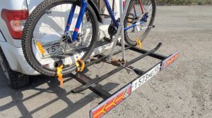 Велохвост на УАЗ Патриот днем