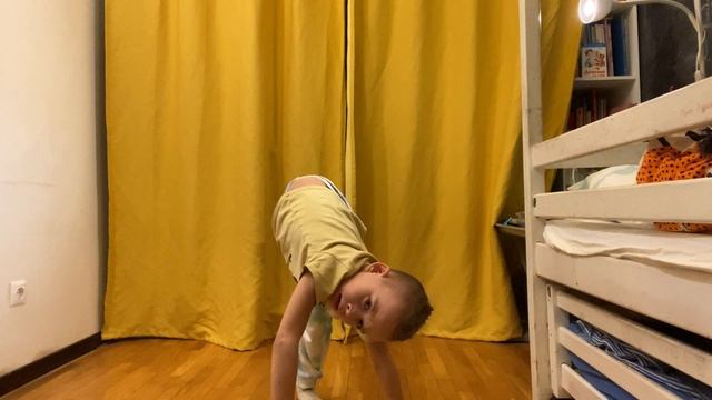 Капоэйра. Кувырки и колесо Au смотреть онлайн