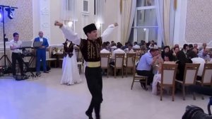Crimean Tatar dance Агъыр ава ве Хайтарма - Энвер Эреджепов ве Зарема Сейтумерова