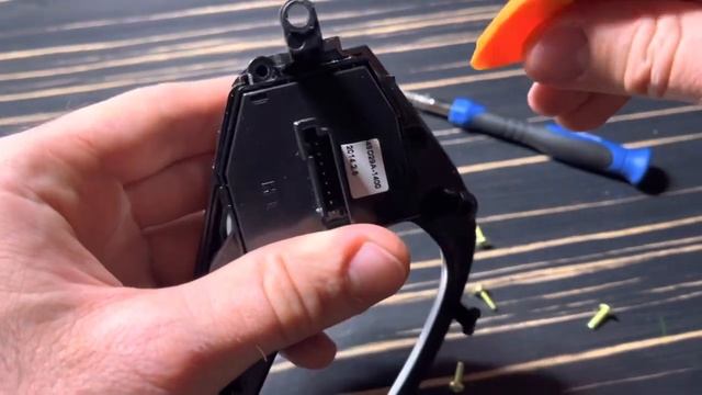 Замена кнопок громкости руля на Kia Ceed JD