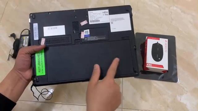 Laptop-Máy tính bảng 2in1 Fujitsu T937 Ram 8G ( up to 16G ), Core i5 Gen7 DDR4 смотреть онлайн