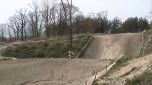 Как прыгать на мотоцикле, урок от Евгения Михайлова 480p)