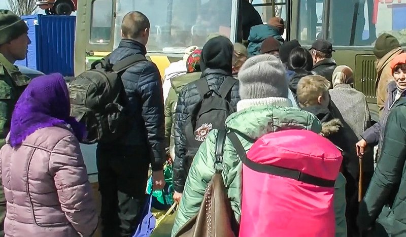 Боевики не дают людям вернуться из Зеленодольска в Херсонскую область / События на ТВЦ