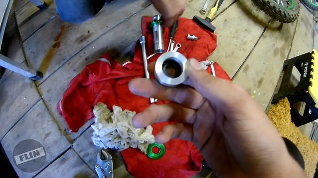 Как по дешману починить центральный аммортизатор. смотреть онлайн